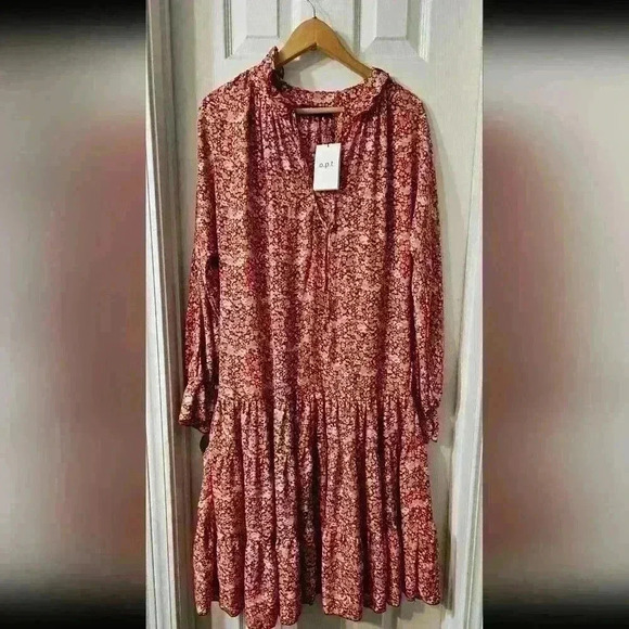 NWT O.P.T FLORAL MIDI DRESS - Picture 1 of 5